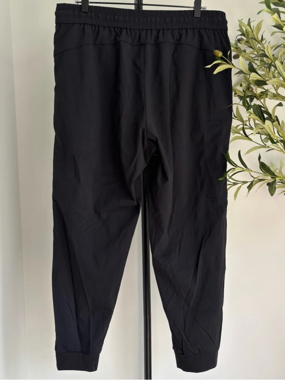 • [Athleta] Jogger Pant •